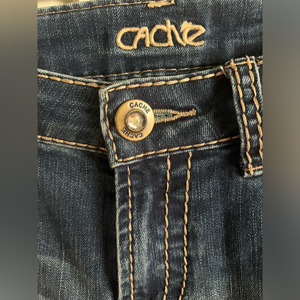Cache Jeans - Picture 2 of 4